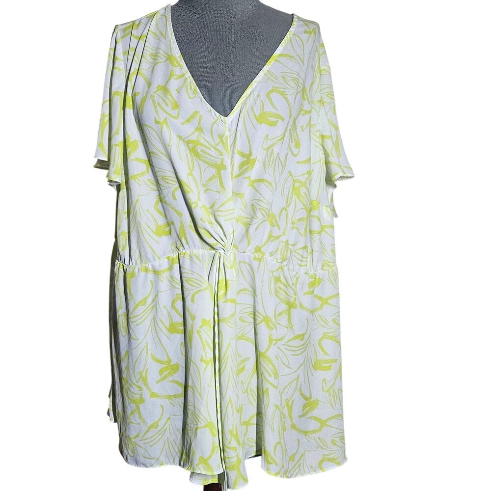 Torrid Bright V Neck Floral Print Blouse Size 3X